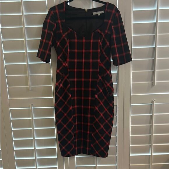 Trina Turk Chiyah Dress Sz 6 - Picture 2 of 7